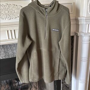 Columbia Men's Olive Green Sweater